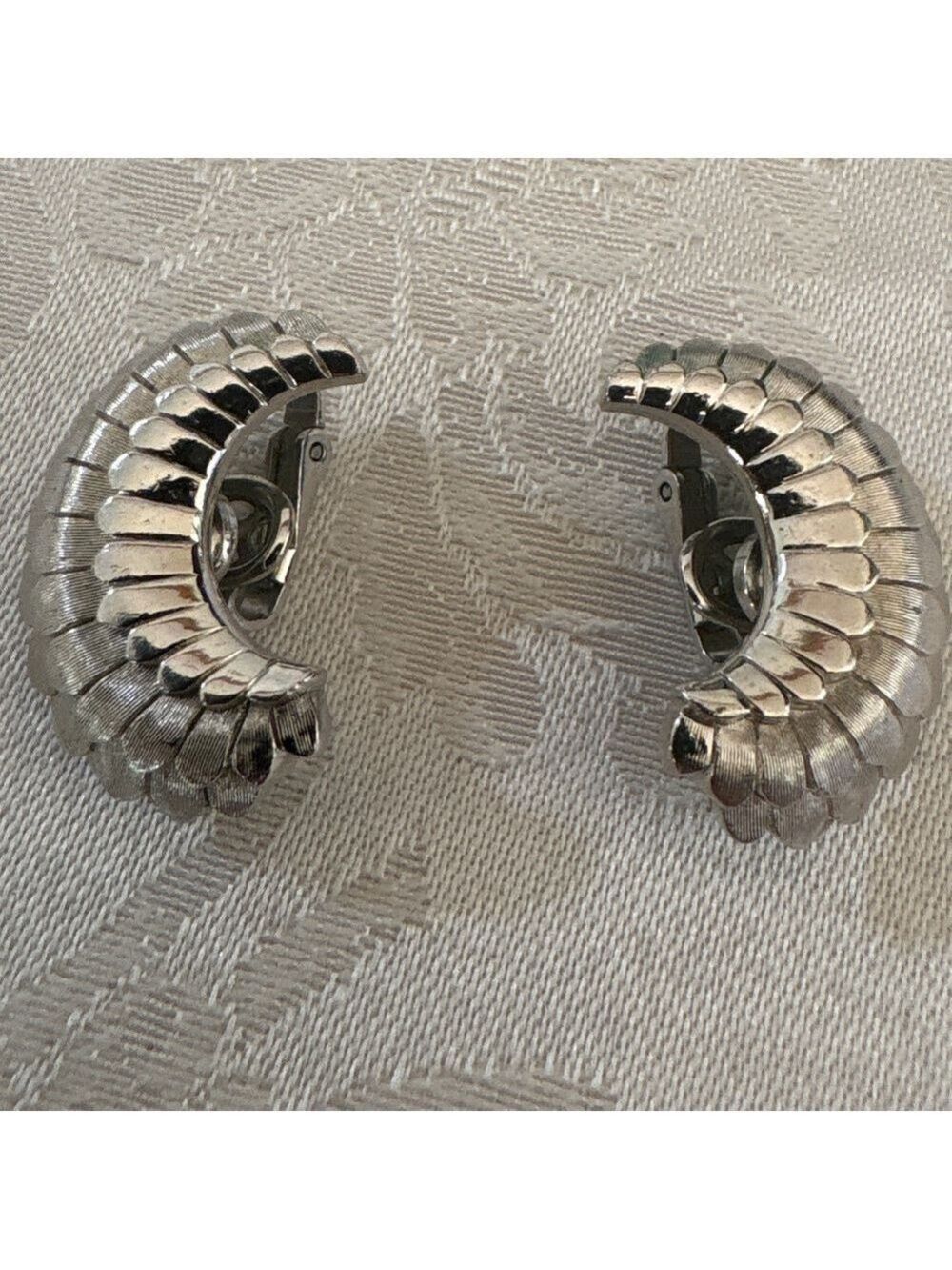 Trifari Vintage Clip-on Earrings One Size Silver